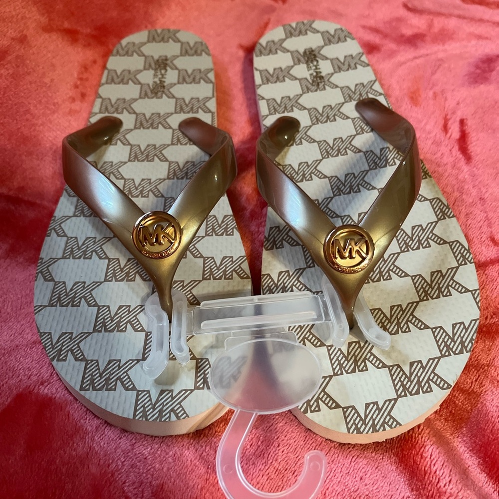 Michael Kors size 10 rose gold flip flops